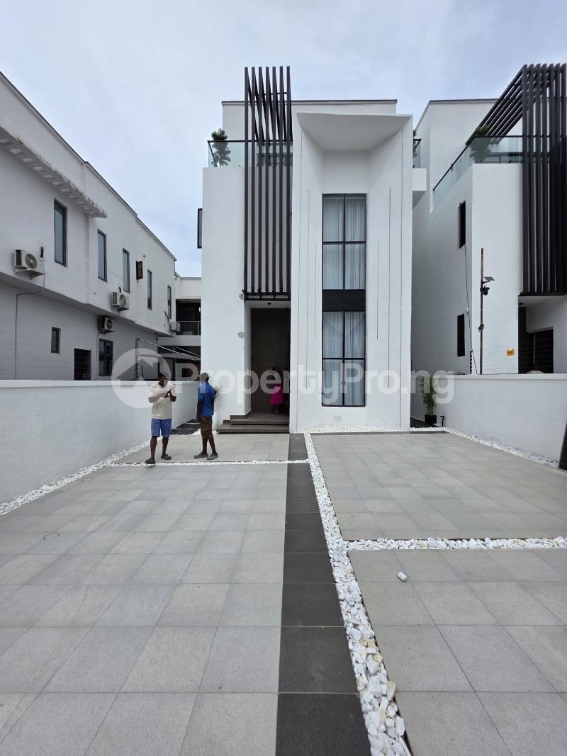 5 bedroom House for sale 2nd Toll Gate Lekki Lagos