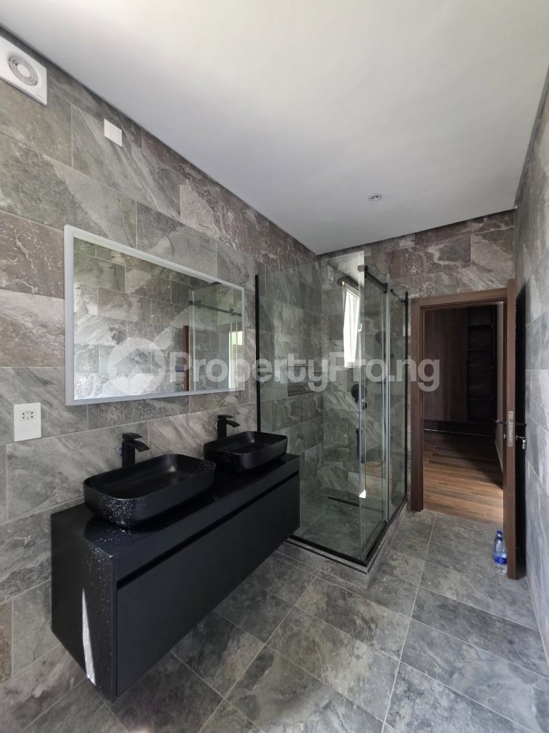 5 bedroom House for sale Pinnock Beach Estate Osapa london Lekki Lagos