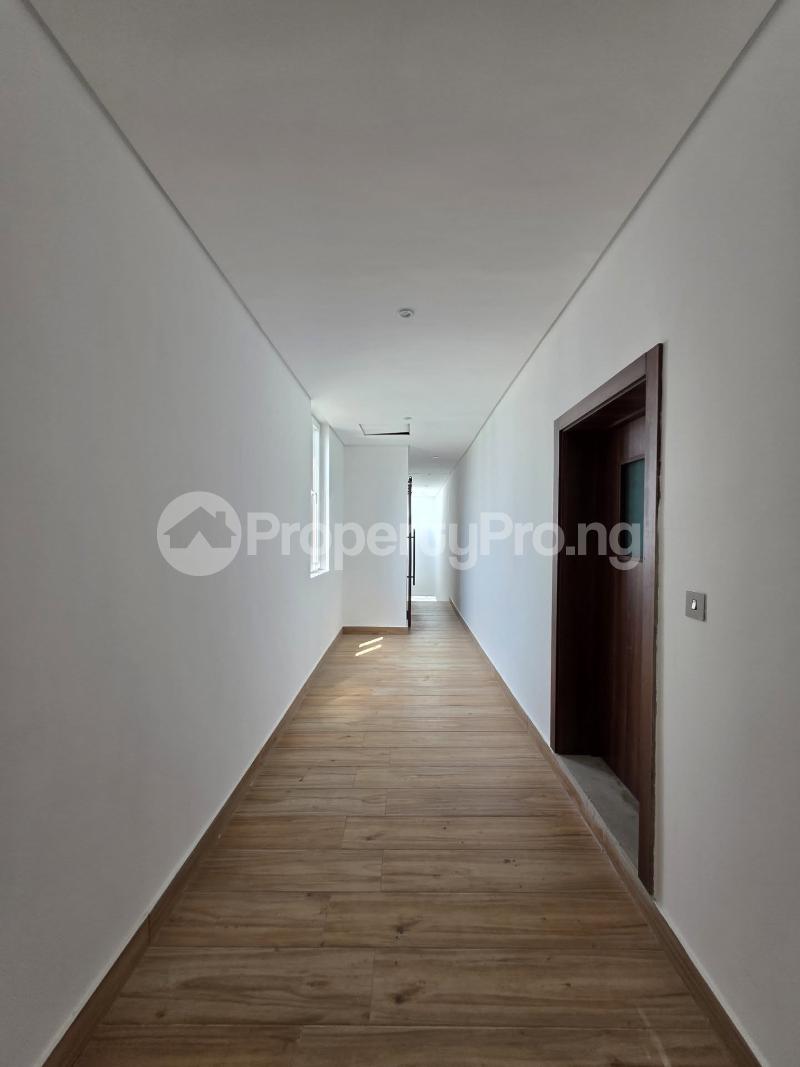 5 bedroom House for sale Pinnock Beach Estate Osapa london Lekki Lagos