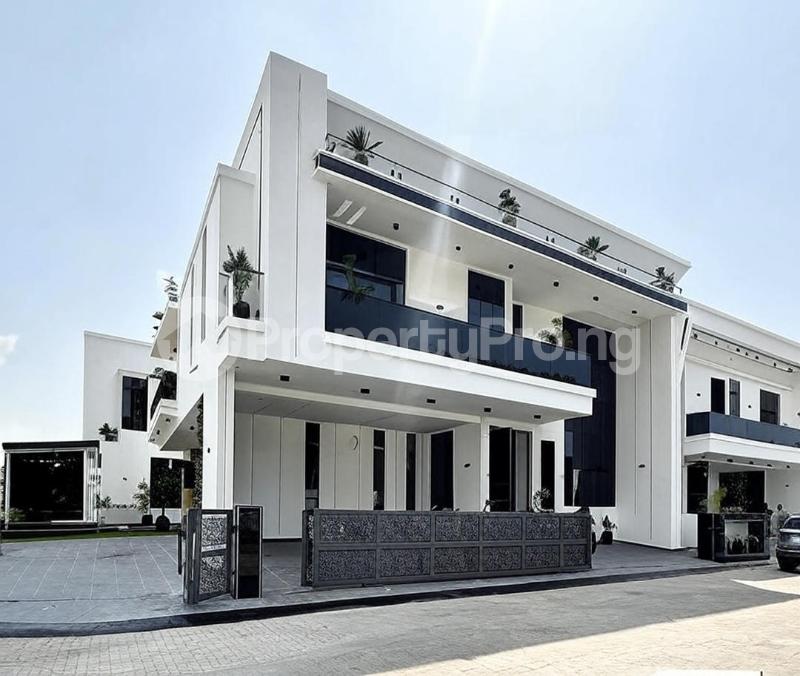 5 bedroom House for sale 2nd Toll Gate Lekki Lagos