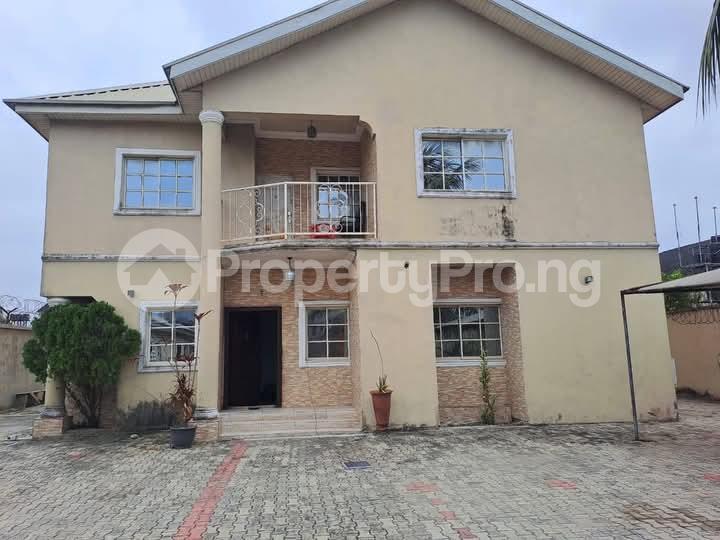 6 bedroom House for sale Remlek Badore Ajah Lagos