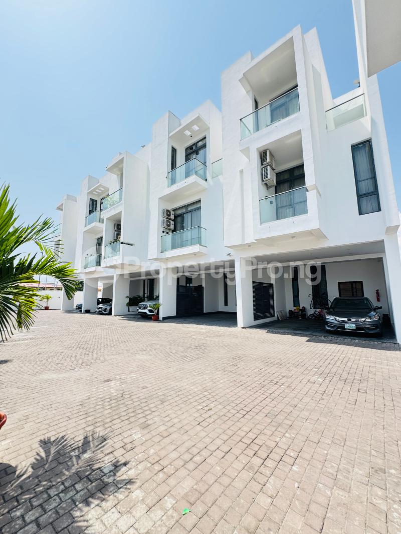 4 bedroom House for sale  Lekki Phase 1 Lekki Lagos