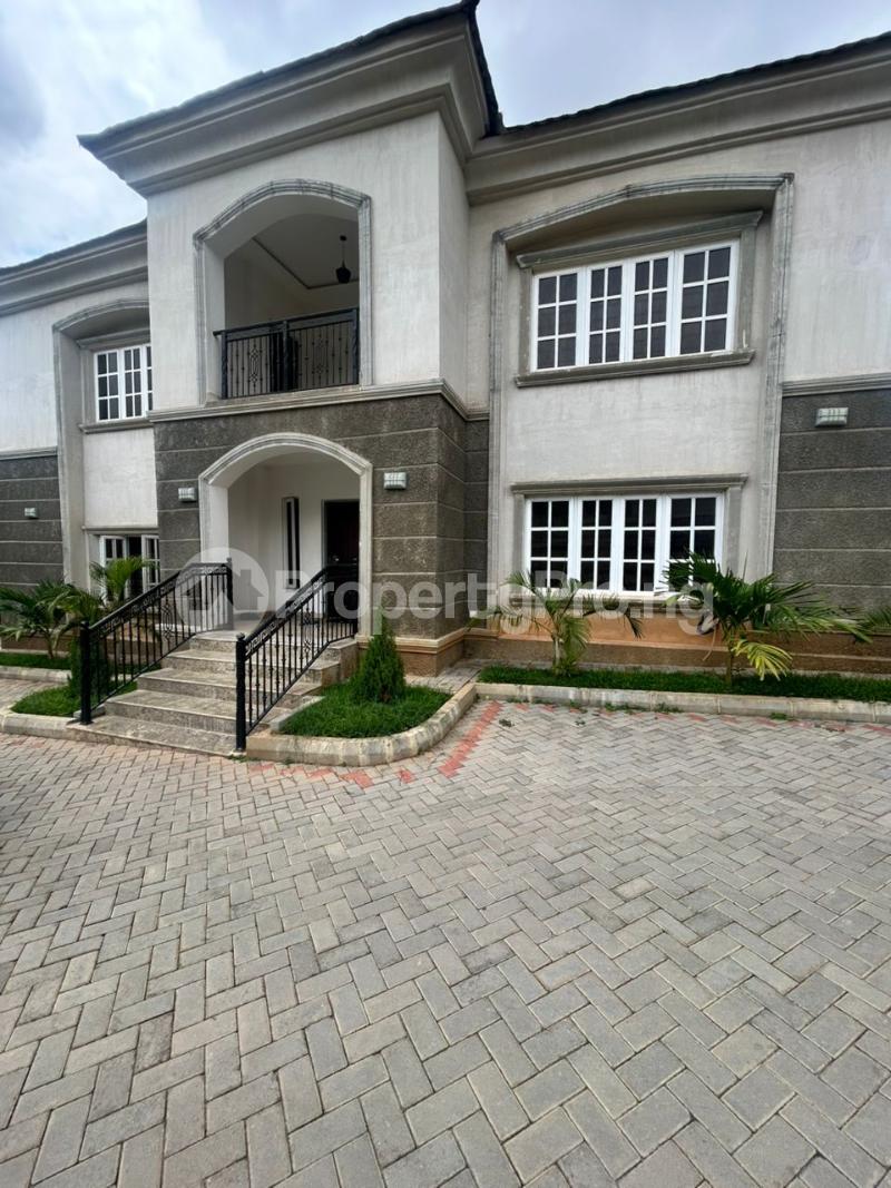 5 bedroom House for sale Diplomatic Zone, Guzape Abuja