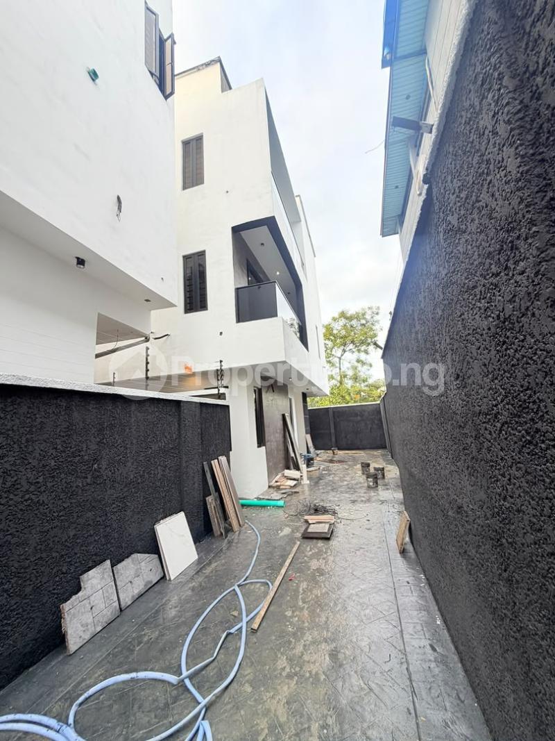 5 bedroom House for sale Adeniyi Jones Ikeja Lagos