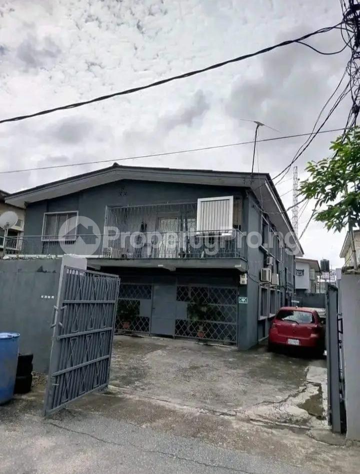 8 bedroom Flat / Apartment for sale Ikeja Lagos