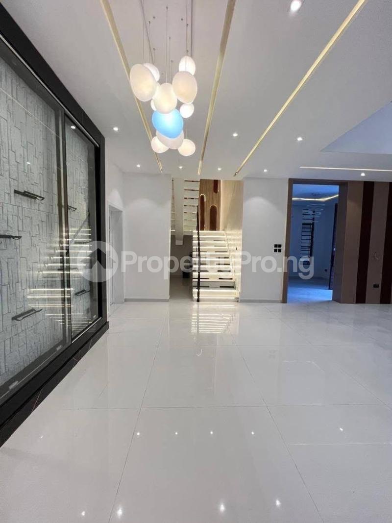 6 bedroom House for sale Lekki Lagos