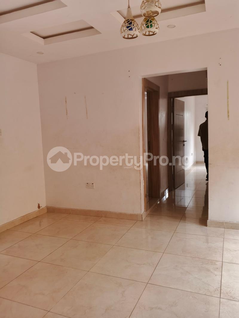 2 bedroom Flat / Apartment for rent In A Highly Secured Neighborhood At Magodo Gra Phase 1, Berger Ikeja Lagos Magodo GRA Phase 1 Ojodu Lagos