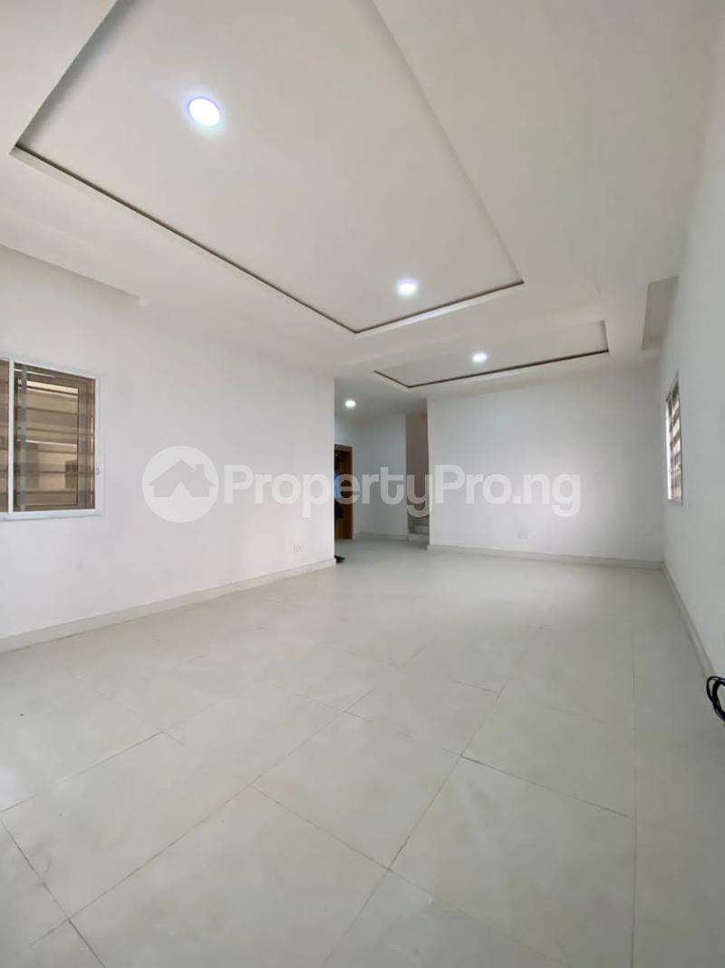 3 bedroom House for rent Orchid Road Lekki Lagos