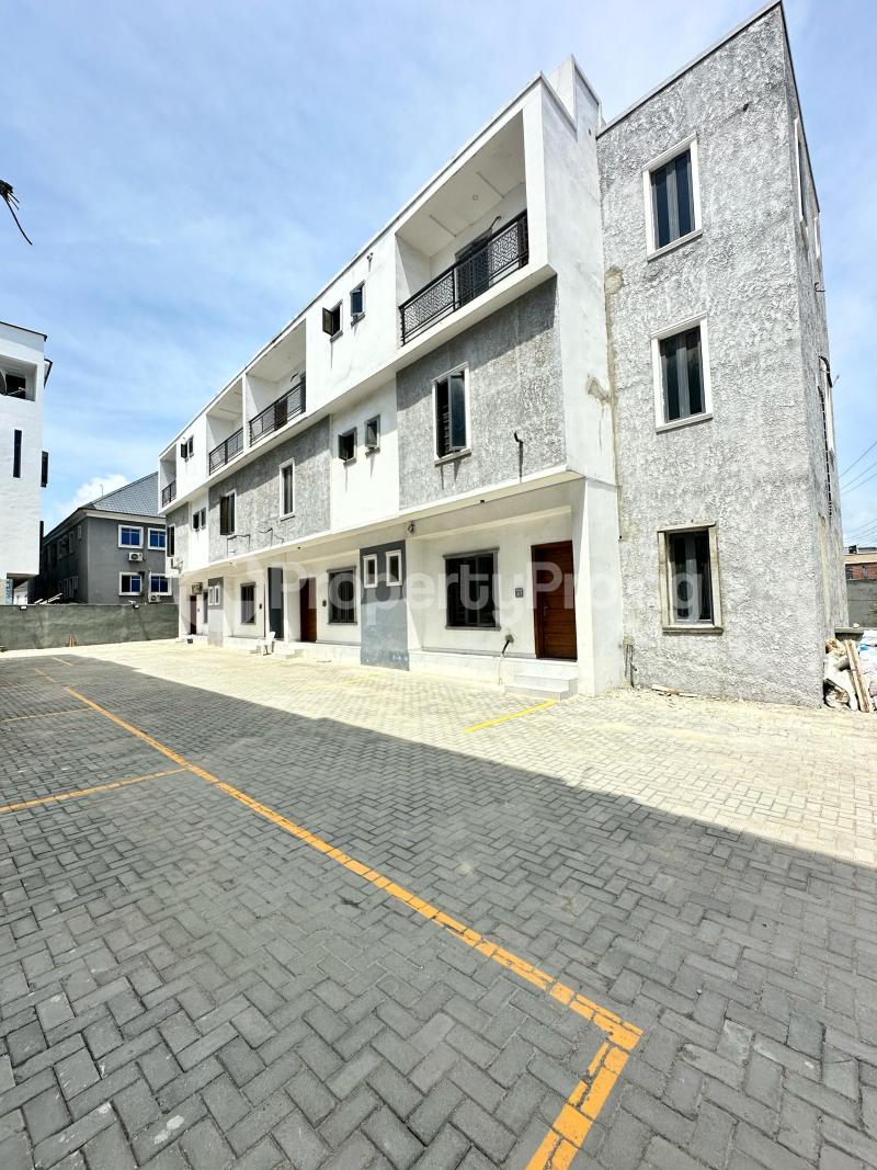 4 bedroom House for sale Ologolo Lekki Lagos