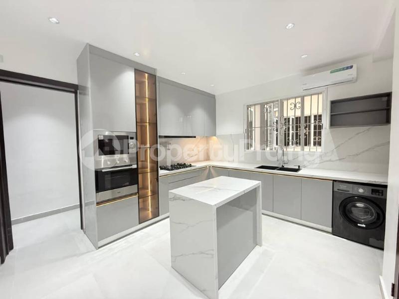 5 bedroom Flat / Apartment for rent Banana Island Ikoyi Lagos