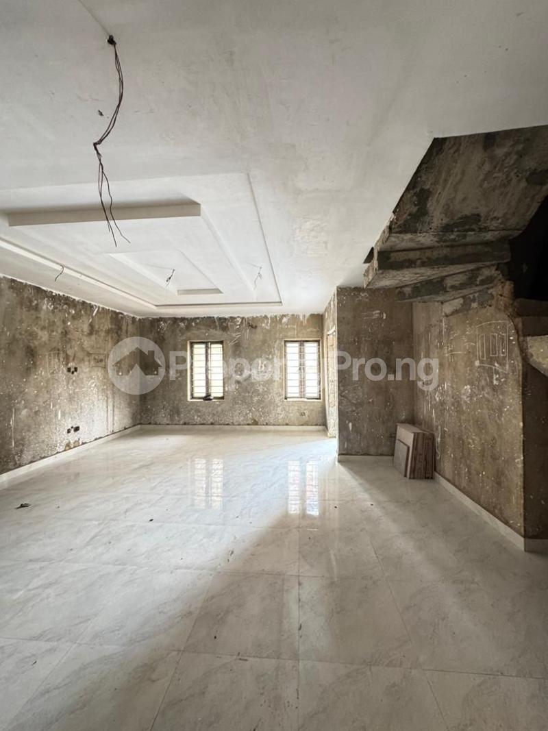 3 bedroom Flat / Apartment for sale  Ogunlana Surulere Lagos - 1