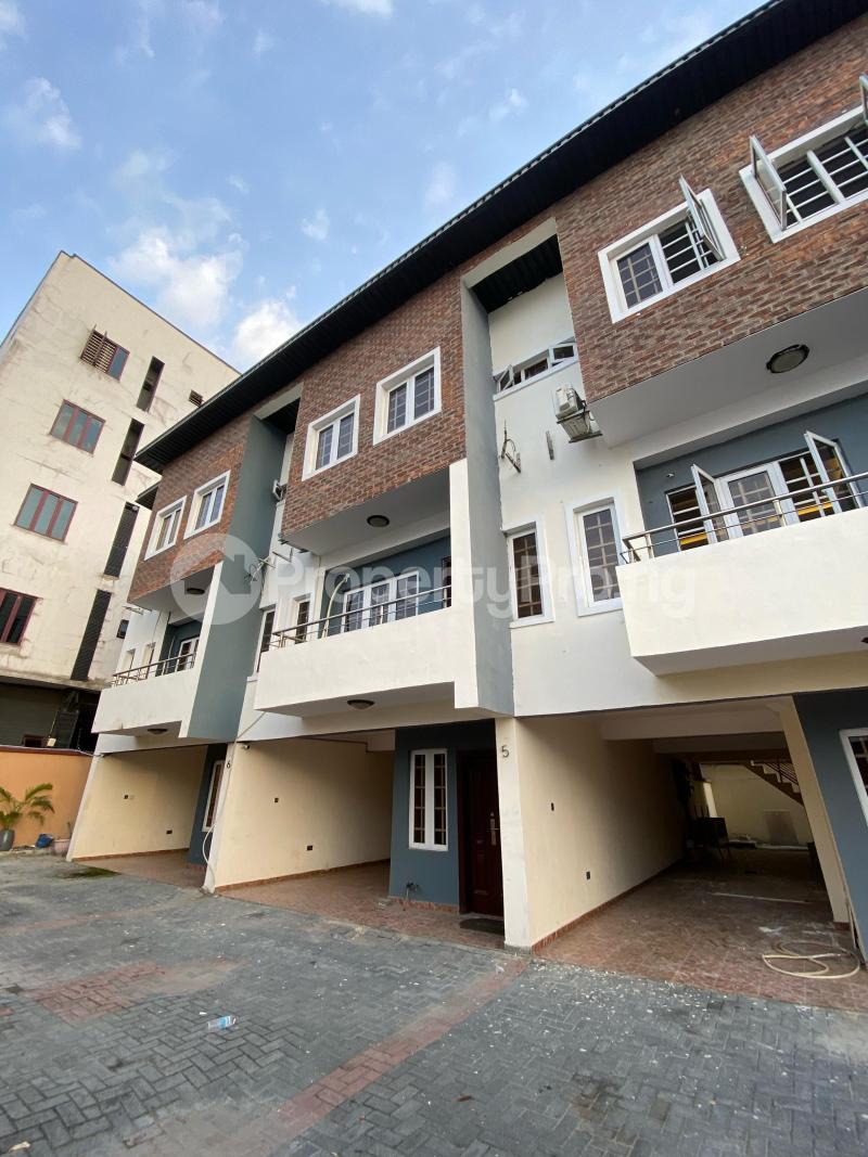 3 bedroom House for sale Elegushi, By Chisco Bus Stop, Ikate Lekki Lagos