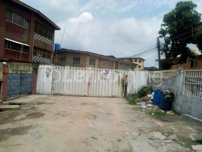 3 bedroom Flat / Apartment for rent Bajulaye Road Fola Agoro Yaba Lagos