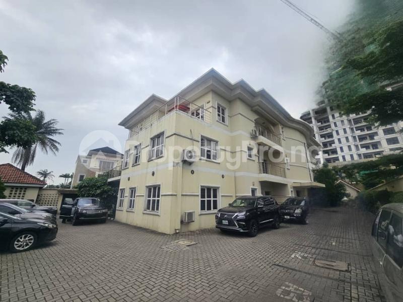 3 bedroom Flat / Apartment for sale On Turnbull Road, Old Ikoyi Ikoyi Lagos