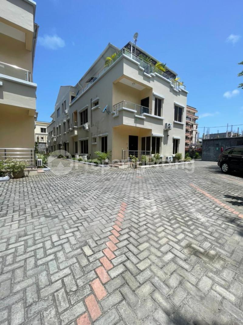 3 bedroom Flat / Apartment for rent ONIRU Victoria Island Lagos