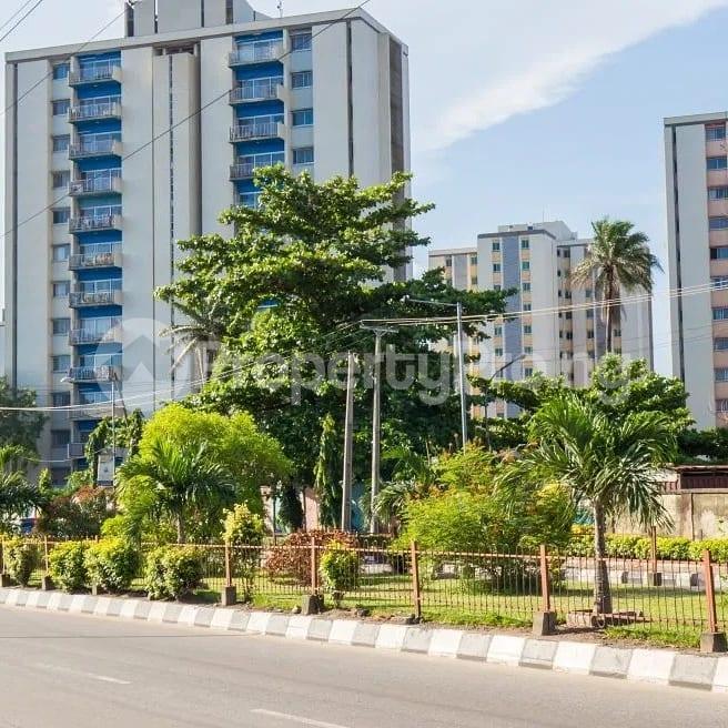 2 bedroom House for sale Salvador Towers Bode Thomas Surulere Lagos