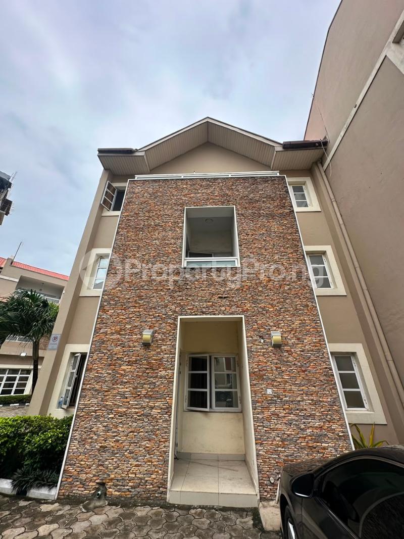 4 bedroom House for rent ONIRU Victoria Island Lagos