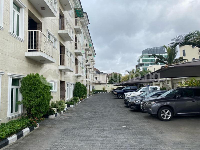 4 bedroom House for sale Off Banana Island Road Ikoyi Lagos
