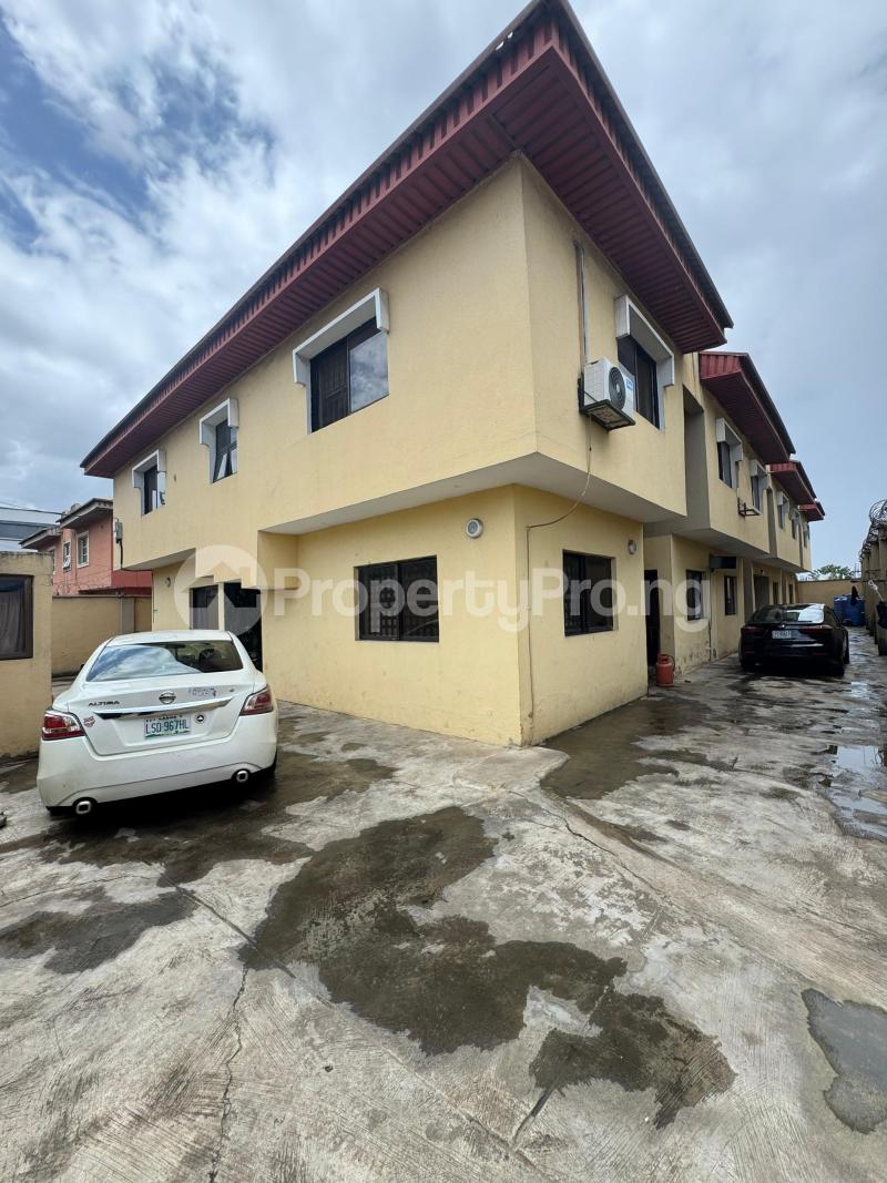 4 bedroom House for sale Magodo Phase 1 Berger Ojodu Lagos