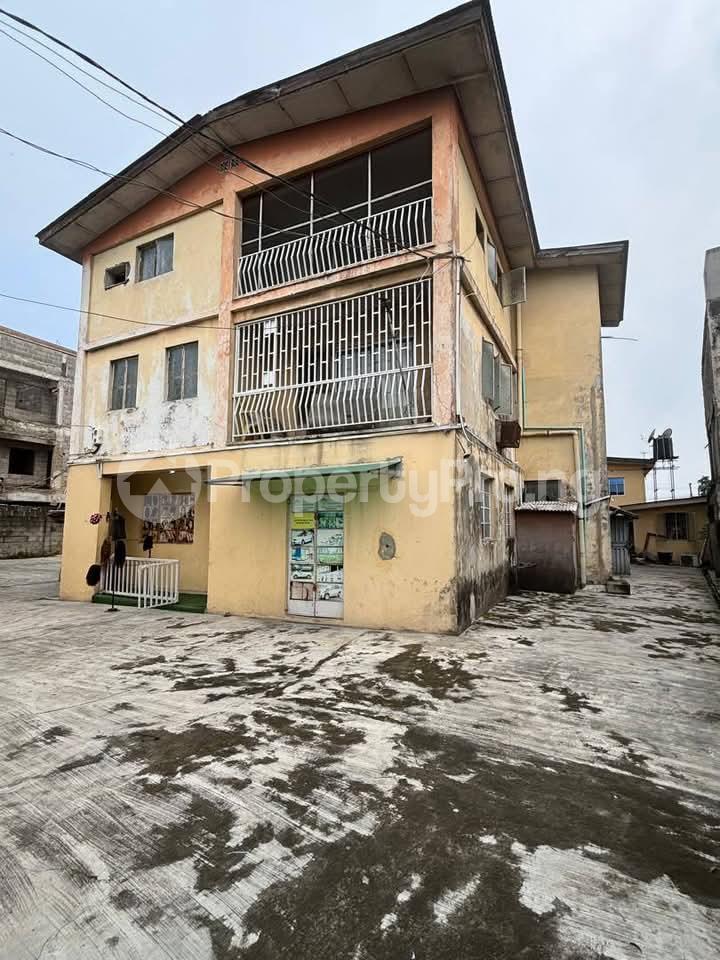 5 bedroom House for sale Off Tokunbo Street Alagomeji Yaba Lagos