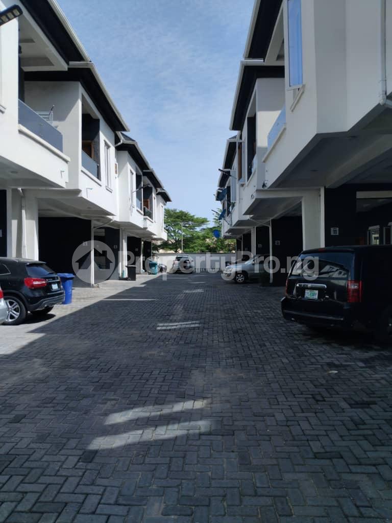 4 bedroom House for sale Mobil Road Ilaje Lekki Ilaje Ajah Lagos - 0