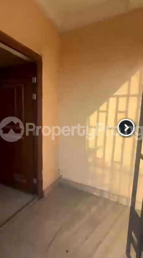 1 bedroom Flat / Apartment for rent Ijesha Surulere Lagos