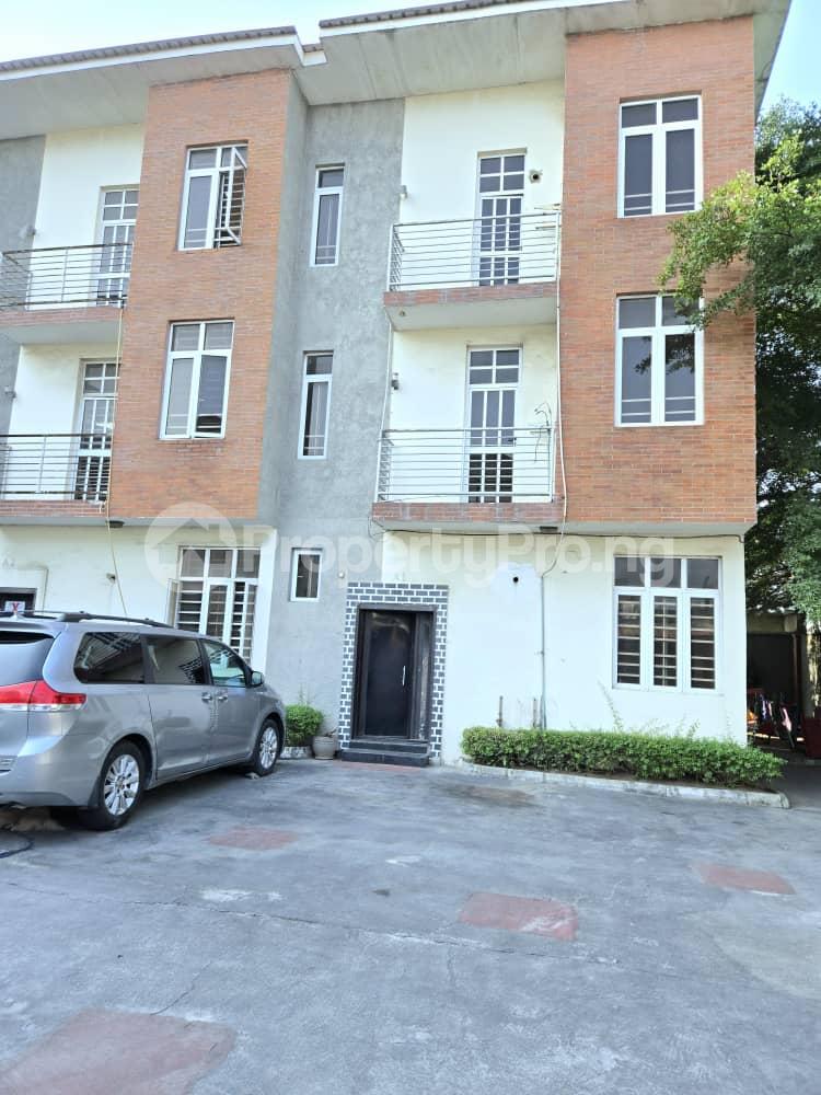 4 bedroom House for rent ONIRU Victoria Island Lagos