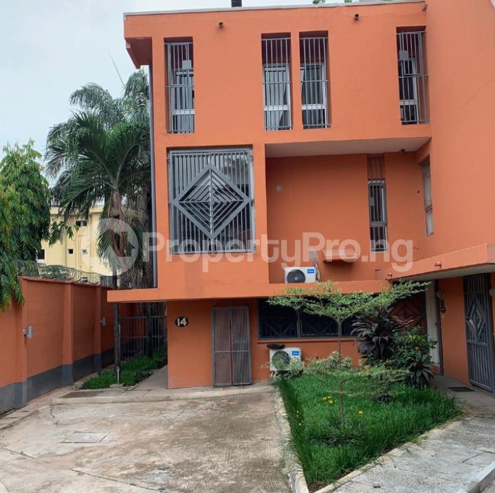 4 bedroom House for rent Gerard road Ikoyi Lagos