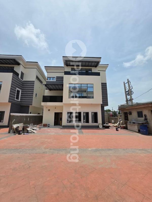 4 bedroom House for sale Platinum Way Jakande Jakande Lekki Lagos