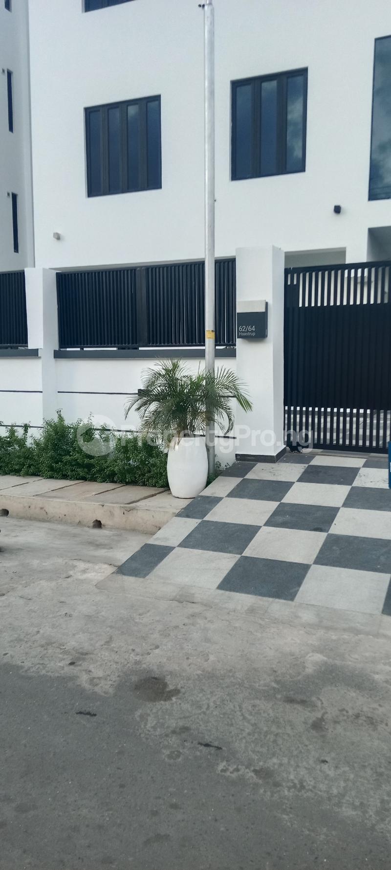 2 bedroom Flat / Apartment for rent Cole Street Ojuelegba Surulere Lagos