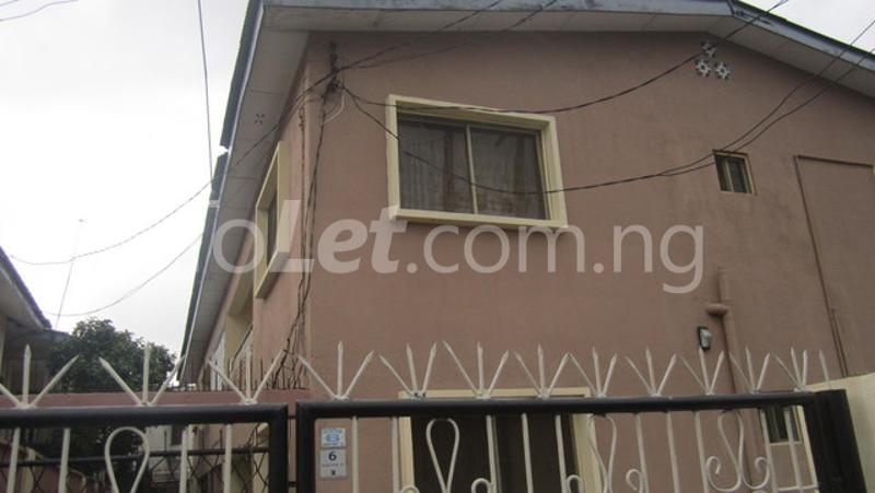 3 bedroom Flat / Apartment for rent Babatunde Str, Off Ogunlana Drive Surulere Surulere Lagos - 0