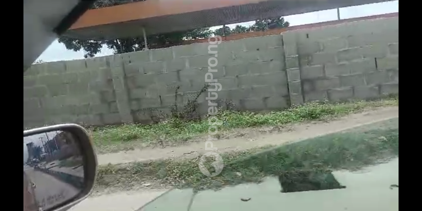 Land for sale Off Jimoh Odutola Street Via Eric moore Surulere Lagos - 1