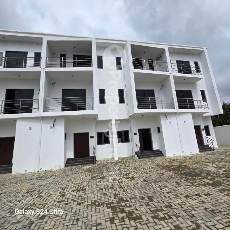 3 bedroom House for rent 5th Avenue, Gwarinpa Abuja