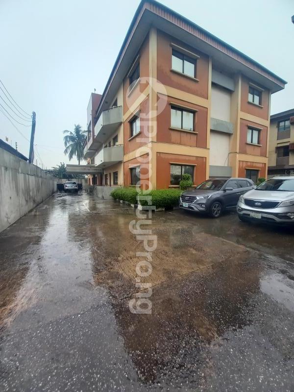 3 Bedroom Flat / Apartment in Coker Road Ilupeju Lagos Flat