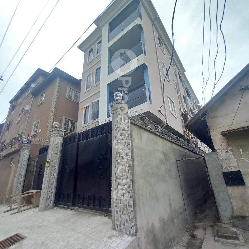 2 bedroom Flat / Apartment for rent Ebute Metta Yaba Lagos