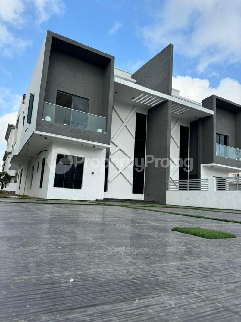6 bedroom House for sale Jakande Lekki Lagos