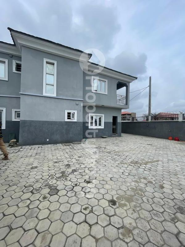 2 bedroom House for rent Off Mobil Road Ilaje Ajah Lagos