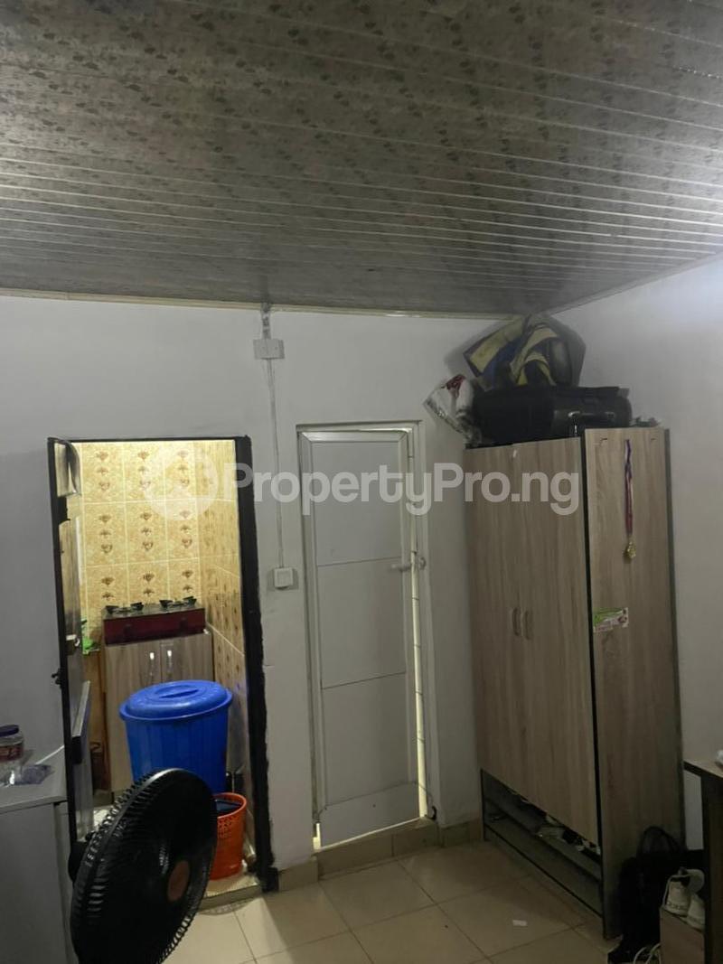 1 bedroom Flat / Apartment for rent @ Off Odunsi Bamiji Lawal Street.. Bariga Lagos