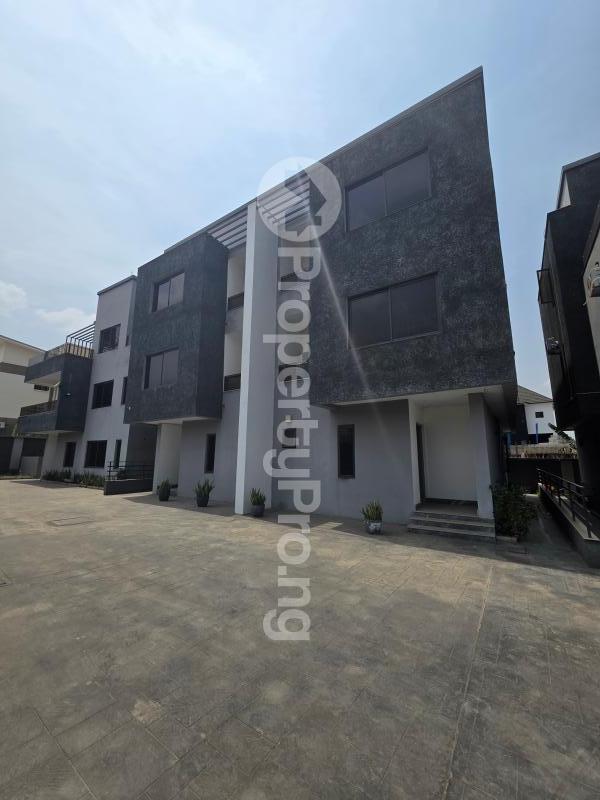 4 bedroom House for sale Life Camp Abuja