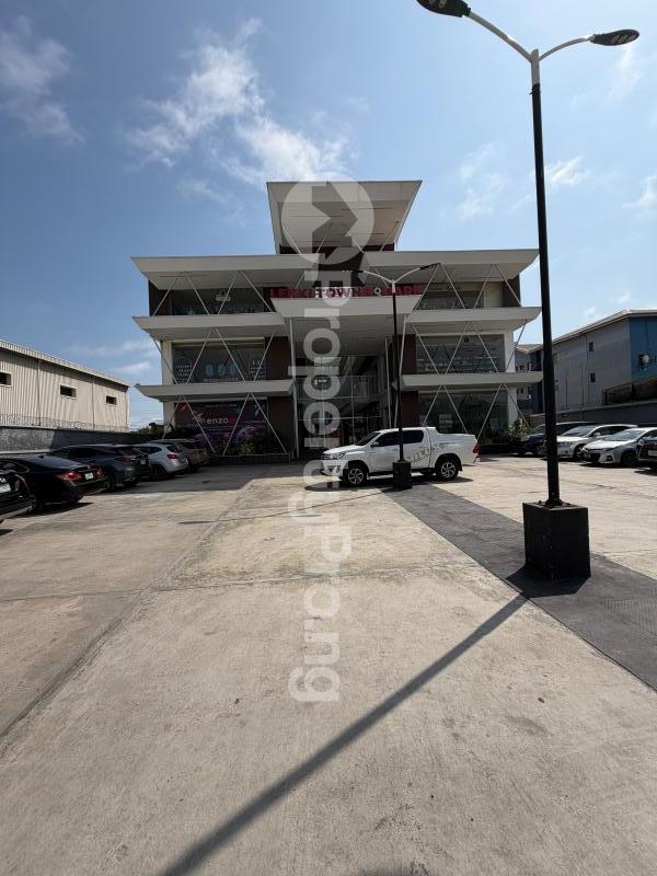 Commercial Property for rent Lekki Phase 1 Lekki Lagos