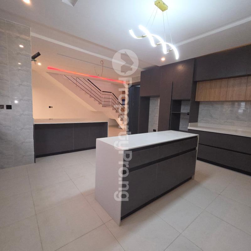 4 bedroom House for sale Adeniyi Jones Ikeja Lagos