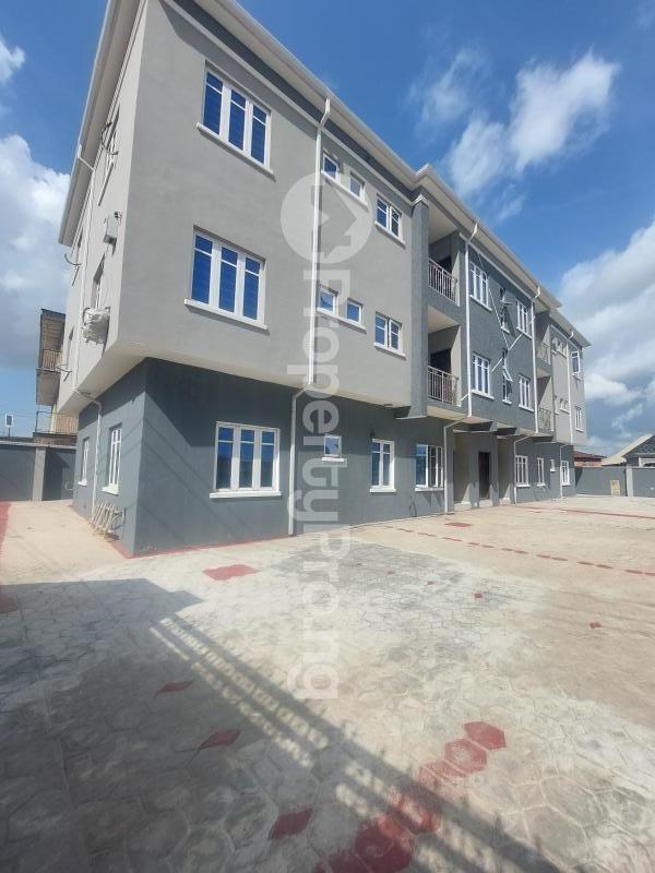 2 bedroom Flat / Apartment for rent Luth Gate, Itire Surulere Lagos - 0