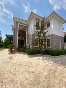6 bedroom House for rent Durumi Abuja