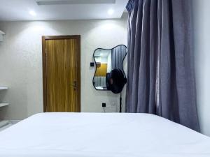 1 bedroom Flat / Apartment for shortlet Surulere Lagos