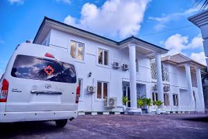10 bedroom House for sale Off Wole Olateju Crescent, Off Admiralty Way Lekki Phase 1 Lekki Lagos