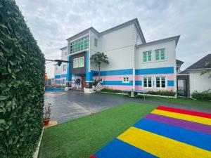 10 bedroom Commercial Property for rent Lekki Phase 1 Lekki Lagos