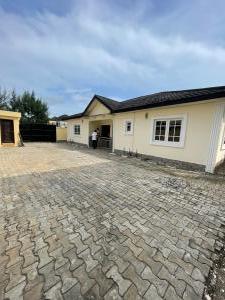 4 bedroom House for rent Off Mobil Road Ilaje Ajah Lagos