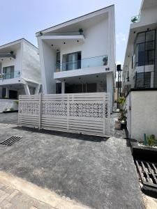 5 bedroom House for sale Agungi Side Of Osapa Osapa london Lekki Lagos