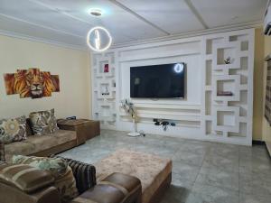 2 bedroom Flat / Apartment for sale Akinwumi Estate Mende Maryland Lagos