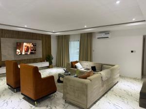 2 bedroom House for rent Off Admiralty Way Lekki Phase 1 Lekki Lagos